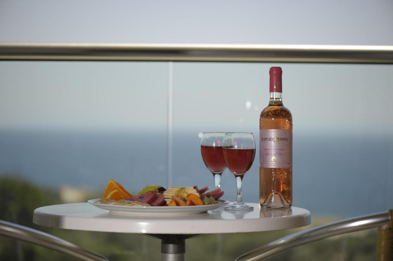 Evia Riviera Resort Амаринтос Екстериор снимка